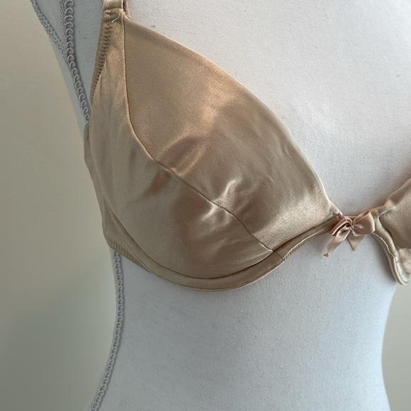 Victoria’s Secret Beige Padded Push Up Bra. 36C NWOT - Picture 2 of 9